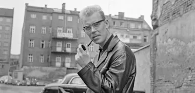 Was Uwe Johnsons „Zwei Ansichten“ mit den Fluchthelfern vom „Unternehmen Reisebüro“ verbindet