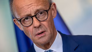 Merz fordert strengere Ausreiseregeln für junge Ukrainer