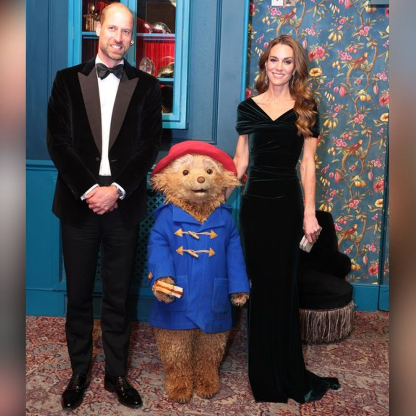 Herzliches Treffen mit Paddington Bär