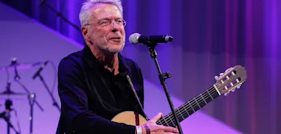 Wer Reinhard Mey singt, kann kein ganz schlechter Mensch sein