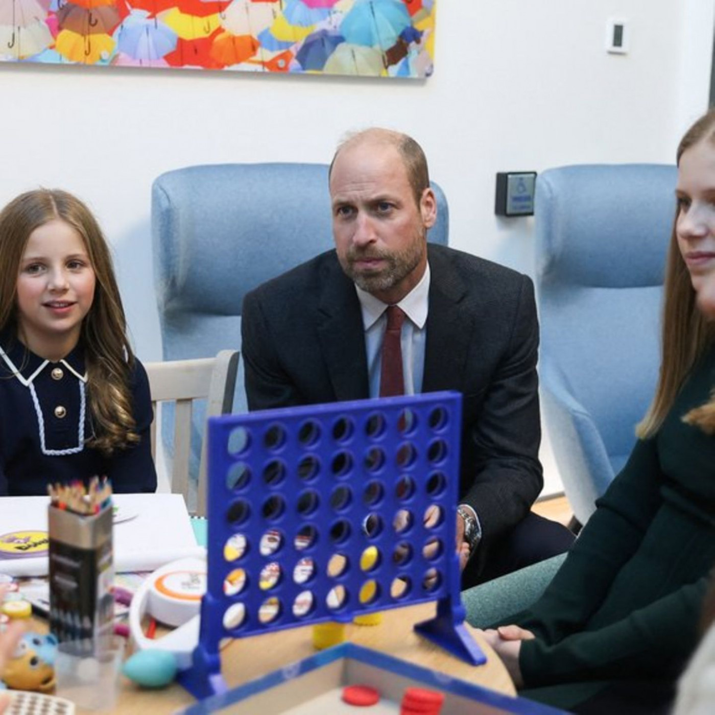 Er löst Versprechen ein und eröffnet Zentrum