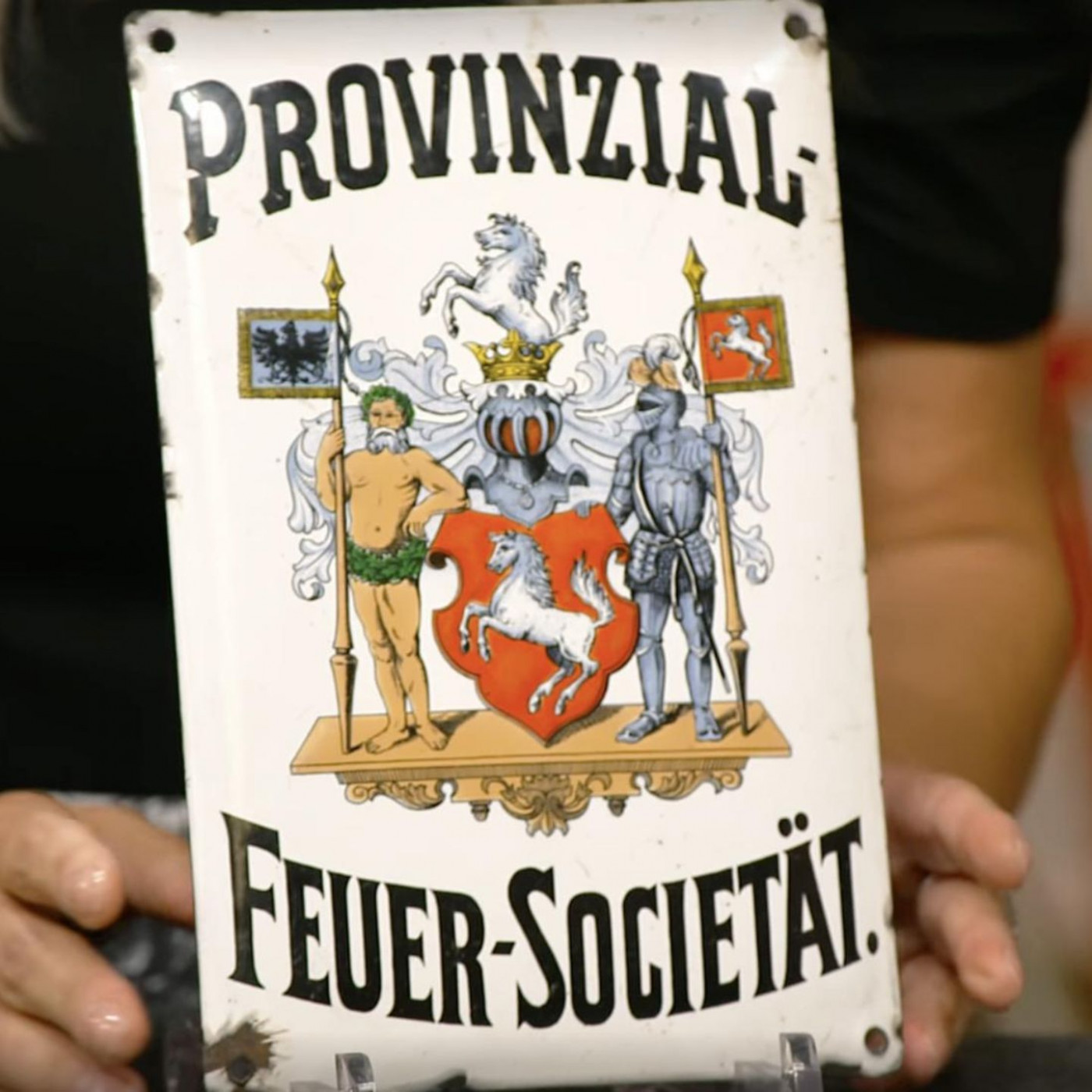 Dieses Schild rettete Leben – und löst ein absurdes Bietergefecht aus