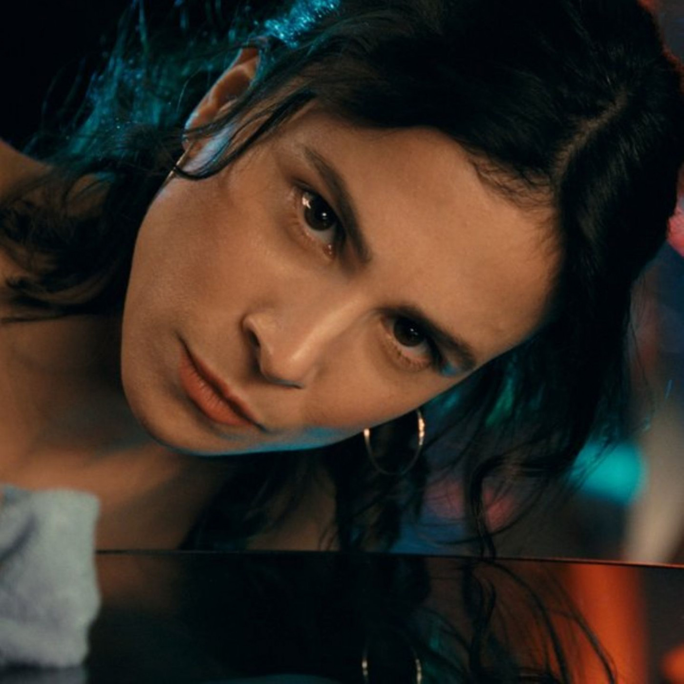 Aylin Tezel spielt mit Ex-"Tatort"-Kollegen