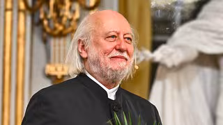 Literaturnobelpreis an László Krasznahorkai überreicht