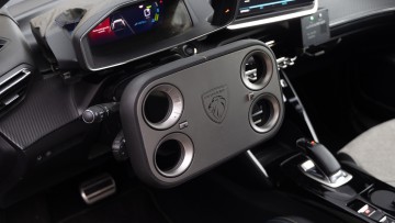 Peugeot erfindet das Lenkrad neu: Eckig, aber variabel