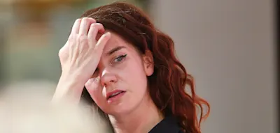 Sie ist im Sanatorium, weil sie nicht mehr kann. Sie hat das Weinen verlernt