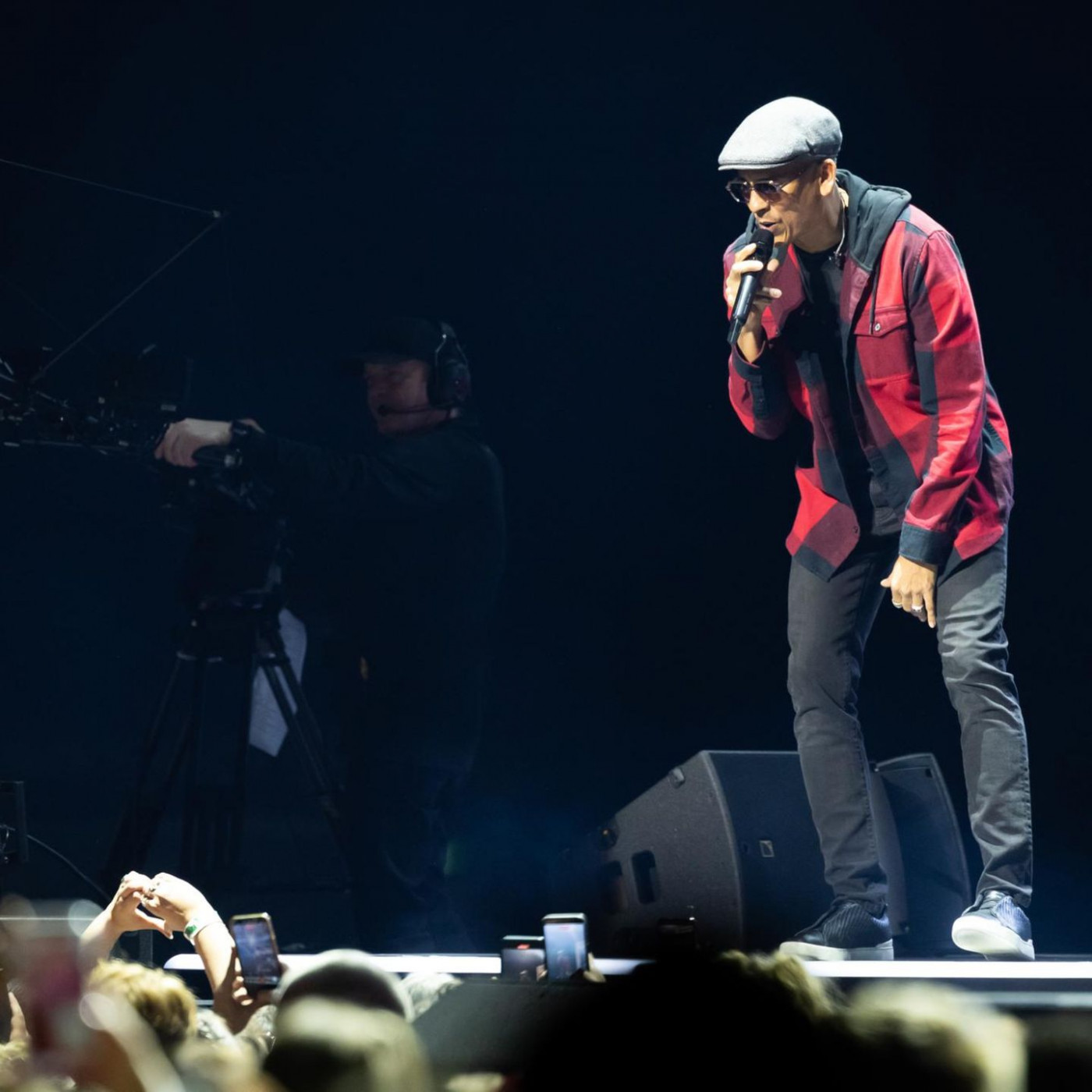 Zum Abschied ruft Xavier Naidoo: "Gott segne euch"