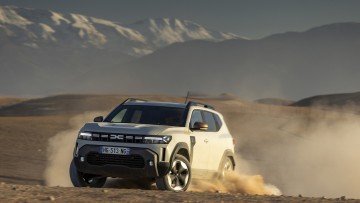 Fahrbericht Dacia Duster Hybrid-G 150 4x4: Auf allen Vieren durch die W&uuml;ste