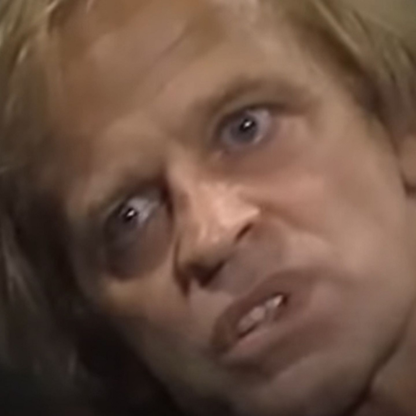 Klaus Kinski geht auf Zuschauer los - und beleidigt dann den Moderator