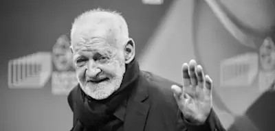 Er machte einen Sieben-Stunden-Film &uuml;ber K&uuml;he im Schlamm &ndash; und wurde zur Legende