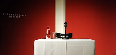 &bdquo;Weltmarktf&uuml;hrer f&uuml;r B&uuml;cher auf Podien&ldquo; &ndash; aber nicht mehr lange