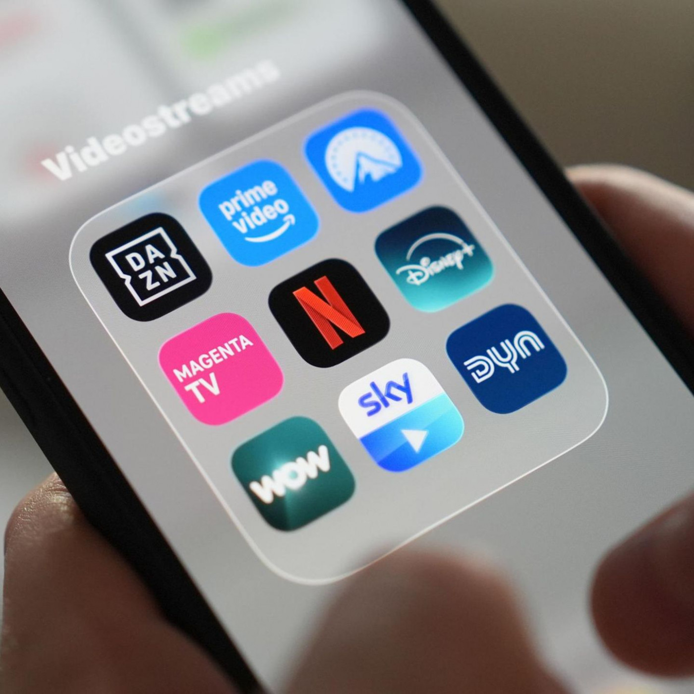 Serien im &Uuml;berfluss: Warum wir abends scrollen statt schauen