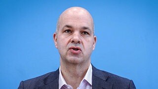 Kritik an geplanten Leistungsk&uuml;rzungen f&uuml;r Ukrainer