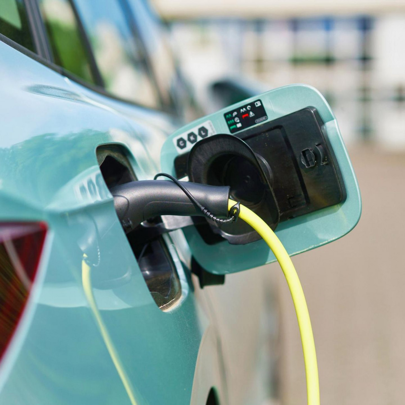 Bundesregierung f&uuml;hrt E-Auto-Pr&auml;mie wieder ein: Wer jetzt wie viel Geld bekommt