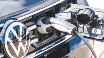 Restwerte f&uuml;r gebrauchte E-Autos: F&ouml;rderung setzt Preise weiter unter Druck