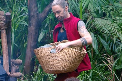 Die Camp-&Auml;lteste kn&ouml;pft sich Gil Ofarim vor &ndash; und knickt gleich wieder ein