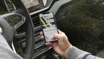 Verkehrsgerichtstag in Goslar: Zwei Punkte f&uuml;r Handy am Steuer gefordert