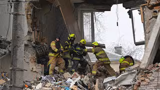 Gegenseitige Angriffe gehen weiter mit Toten in der Ukraine und in Russland