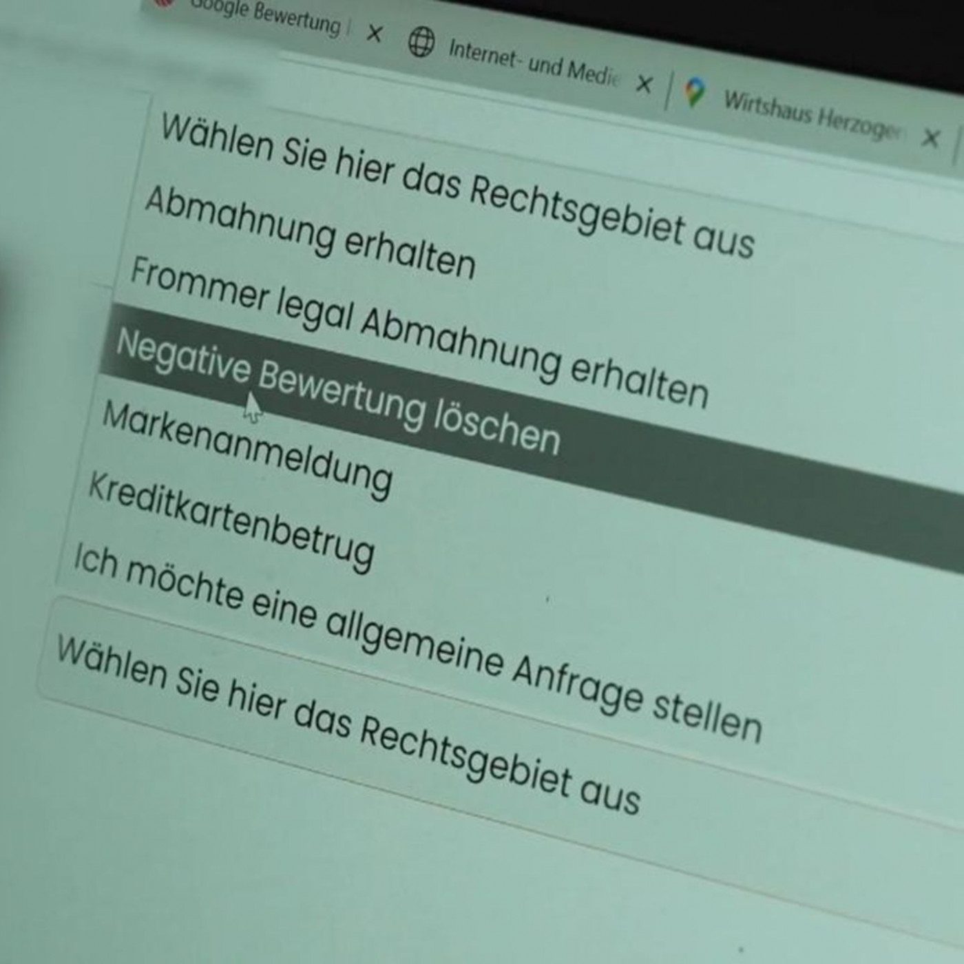 1000 Euro wegen negativer Google-Bewertung &ndash; wie Anw&auml;lte abkassieren