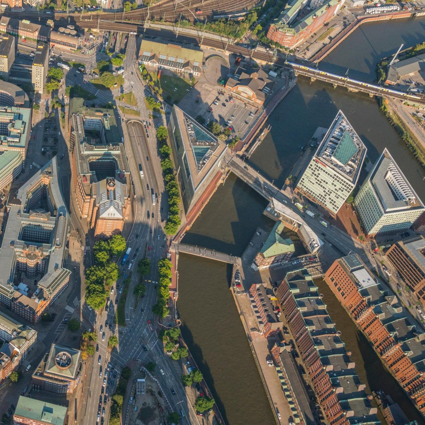 Deutschland von oben: Erkennen Sie die Gro&szlig;stadt am Satellitenbild?