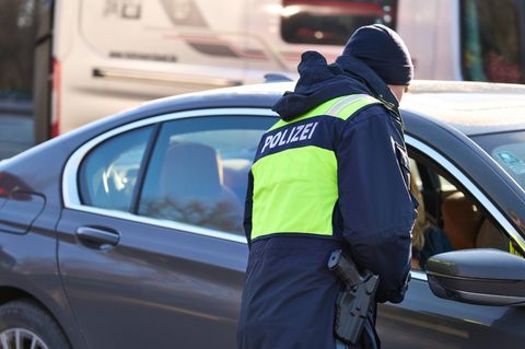 Bis zu 10.000 Euro Strafe: Das darf niemals im Auto liegen