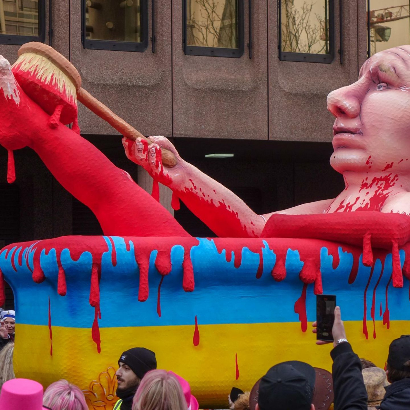 Die provokanten Wagen des Jacques Tilly