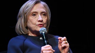 Clinton kritisiert Trumps Ukraine-Politik scharf