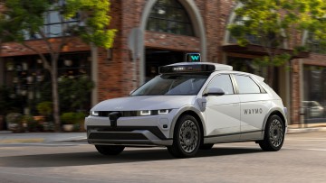 Neuer Job f&uuml;r KI-&Auml;ra: T&uuml;rschlie&szlig;er f&uuml;r Robotaxis