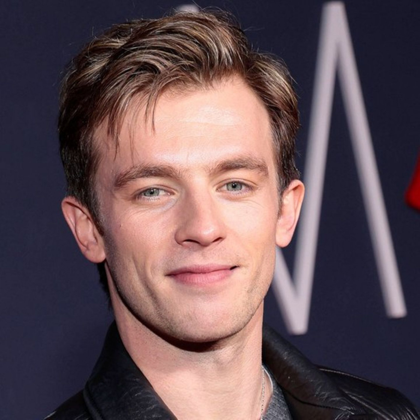 Jannis Niew&ouml;hner spielt in "Honey" mit