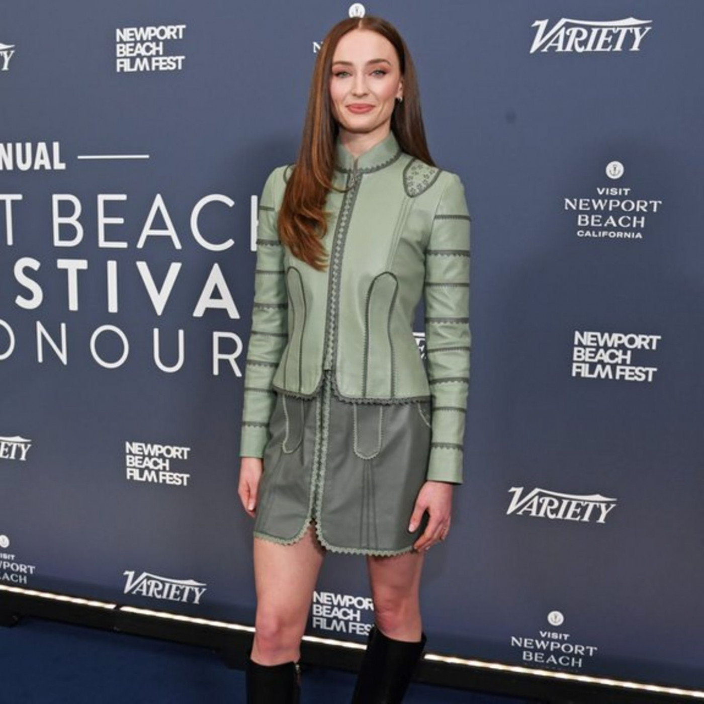 Schauspielerin &uuml;berrascht als Br&uuml;nette