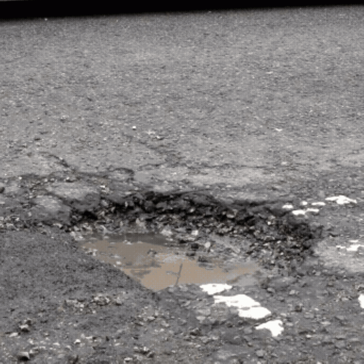 Hilfe, diese Schlagl&ouml;cher zerst&ouml;ren mein Auto &ndash; und meine Nerven