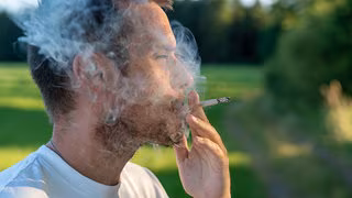 Zufall im Erbgut: Warum manche Menschen von Natur aus weniger rauchen