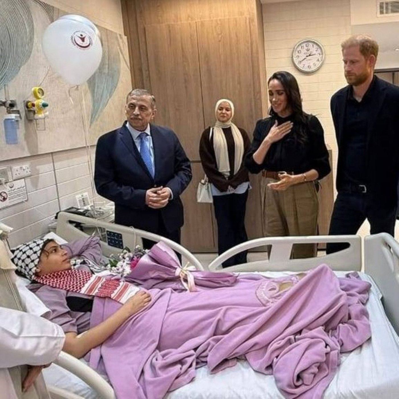 Harry und Meghan treffen verletzte Kinder